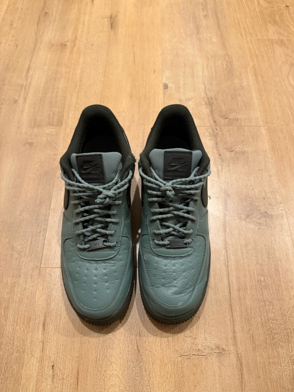 Nike Men’s Low Top Sneakers - Teal Green/Black